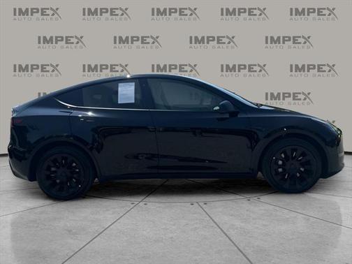 2022 Tesla Model Y Long Range Dual Motor All-Wheel Drive
