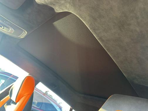 2022 Lamborghini Urus Pearl Capsule