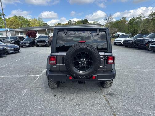 Granite Crystal Metallic Clearcoat 2025 Jeep Wrangler Willys