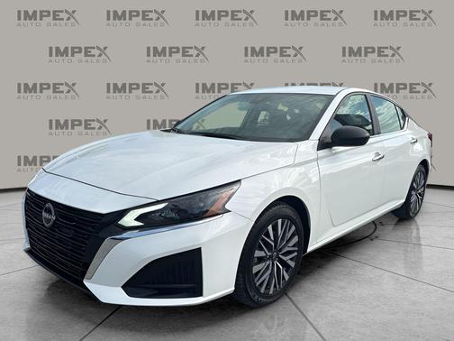 Glacier White 2025 Nissan Altima 2.5 SV