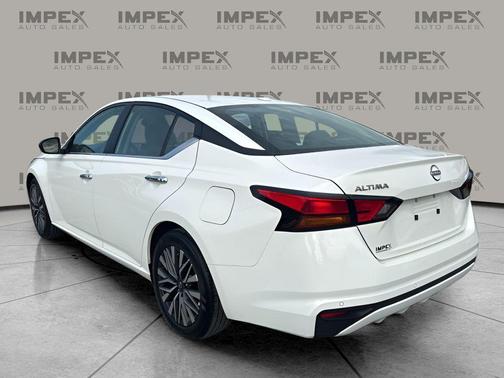 Glacier White 2025 Nissan Altima 2.5 SV