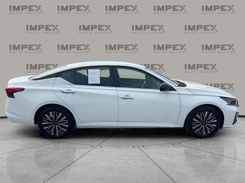 Glacier White 2025 Nissan Altima 2.5 SV