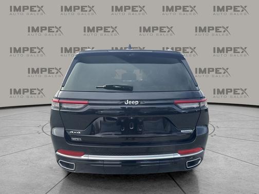 2022 Jeep Grand Cherokee Summit