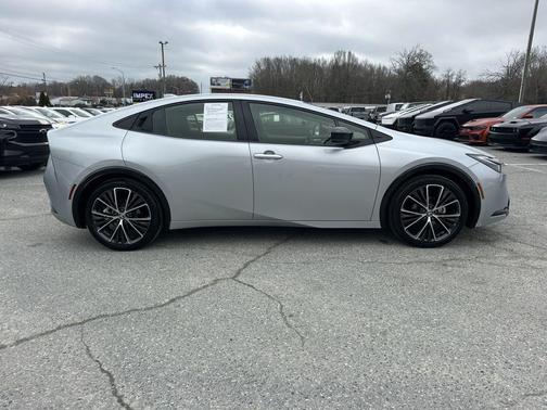 2024 Toyota Prius XLE