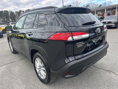 2025 Toyota Corolla Cross LE