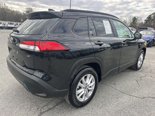 2025 Toyota Corolla Cross LE