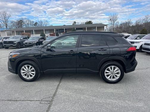 2025 Toyota Corolla Cross LE