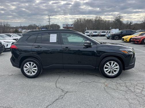 2025 Toyota Corolla Cross LE