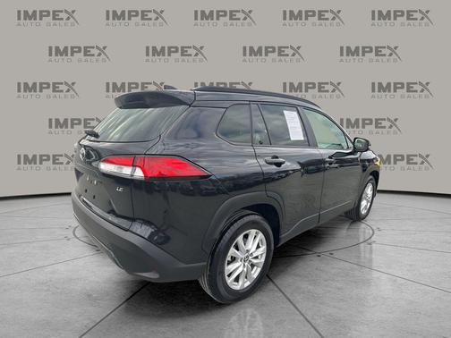 2025 Toyota Corolla Cross LE