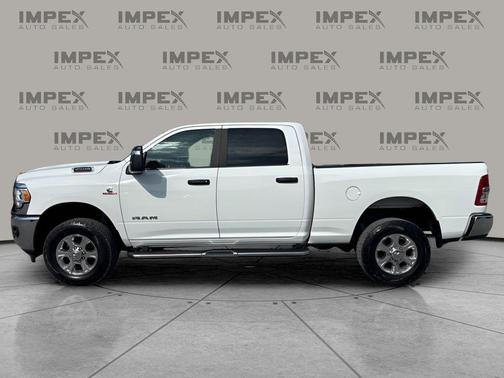 Bright White Clearcoat 2024 RAM 2500 Big Horn Crew Cab 4x4 6'4' Box