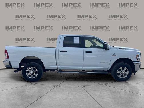 Bright White Clearcoat 2024 RAM 2500 Big Horn Crew Cab 4x4 6'4' Box