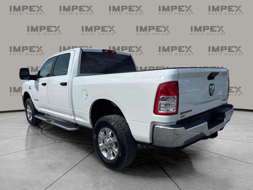 Bright White Clearcoat 2024 RAM 2500 Big Horn Crew Cab 4x4 6'4' Box