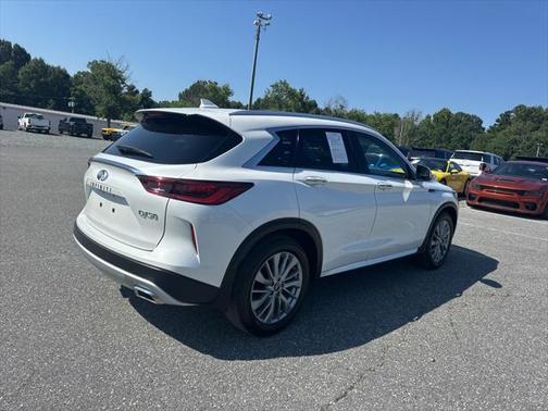 2024 INFINITI QX50 LUXE