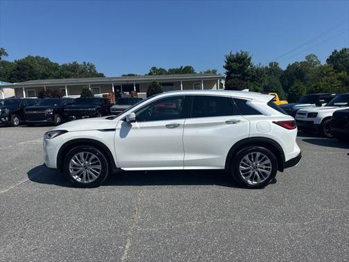 2024 INFINITI QX50 LUXE