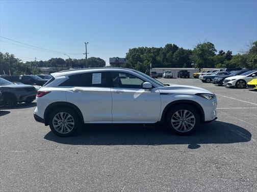 2024 INFINITI QX50 LUXE