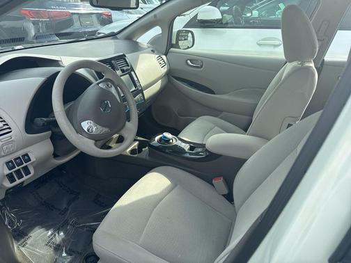 Glacier Pearl 2012 Nissan Leaf SV