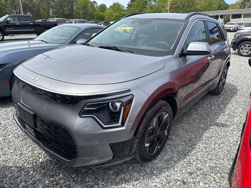 Steel Gray 2024 Kia Niro EV Wind