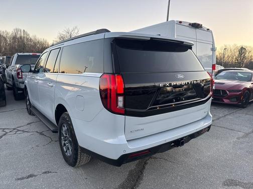 2025 Ford Expedition Max Active 4x2