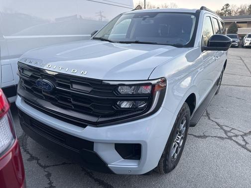 2025 Ford Expedition Max Active 4x2
