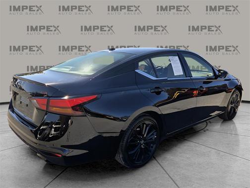 2023 Nissan Altima SR FWD