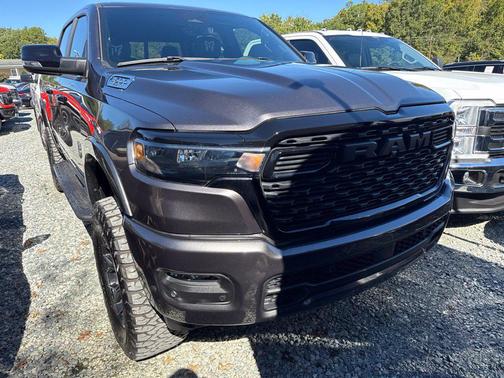 Granite Crystal Metallic Clearcoat 2025 RAM 1500 Big Horn/Lone Star