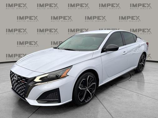 2023 Nissan Altima SR FWD