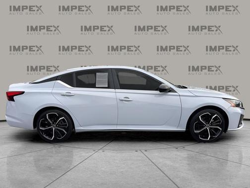 2023 Nissan Altima SR FWD