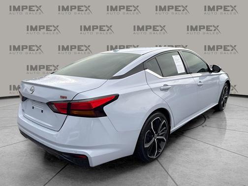 2023 Nissan Altima SR FWD