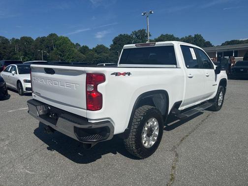Summit White 2024 Chevrolet Silverado 2500 LT