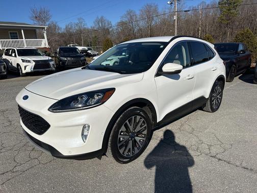 2020 Ford Escape Titanium