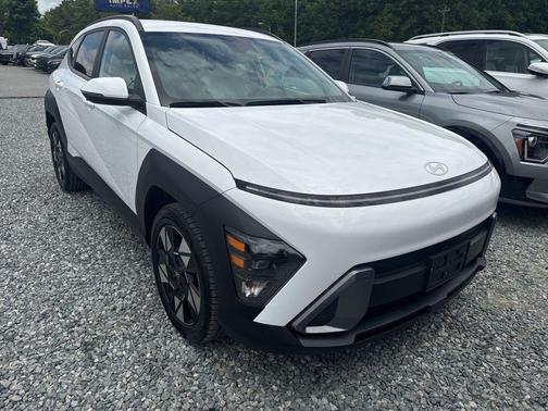 Atlas White 2024 Hyundai KONA SEL