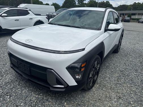 Atlas White 2024 Hyundai KONA SEL