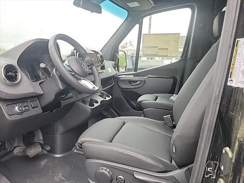 2025 Mercedes-Benz Sprinter 2500 High Roof