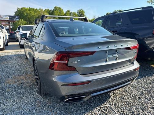 Gray 2021 Volvo S60 T5 Momentum