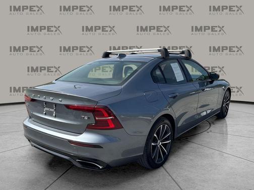Gray 2021 Volvo S60 T5 Momentum
