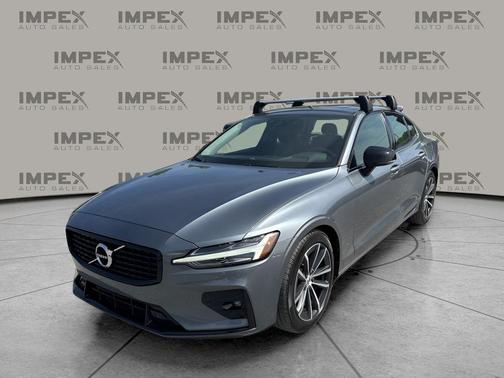 Gray 2021 Volvo S60 T5 Momentum
