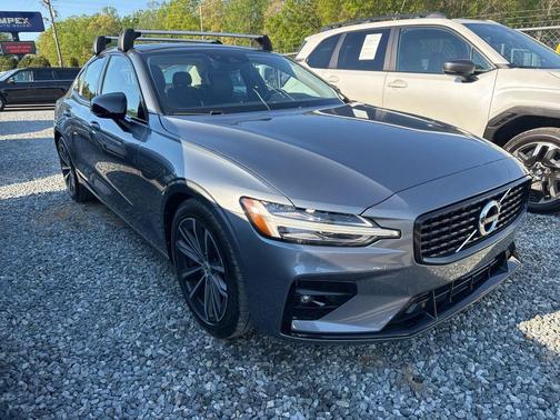 Gray 2021 Volvo S60 T5 Momentum
