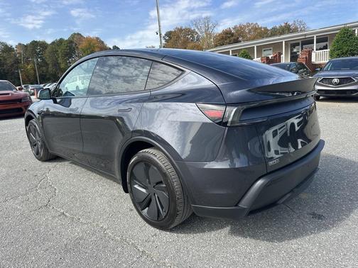 2026 Tesla Model Y Long Range Dual Motor All-Wheel Drive