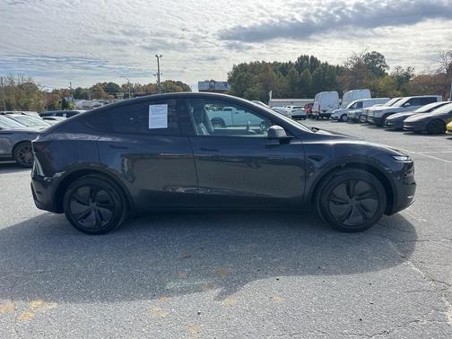 2026 Tesla Model Y Long Range Dual Motor All-Wheel Drive