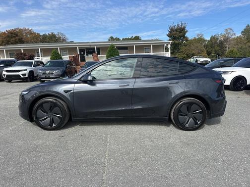 2026 Tesla Model Y Long Range Dual Motor All-Wheel Drive