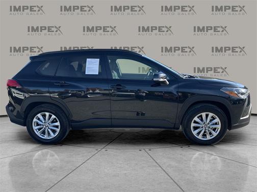 2025 Toyota Corolla Cross LE