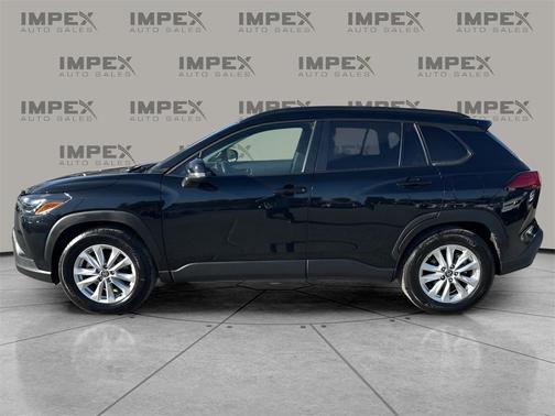 2025 Toyota Corolla Cross LE