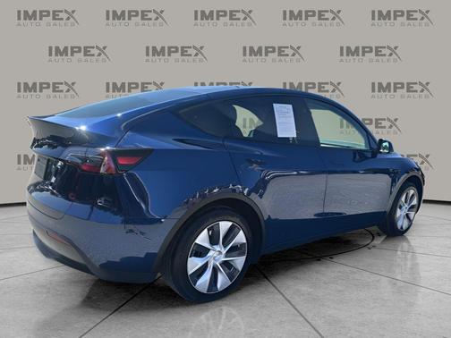 Deep Blue Metallic 2024 Tesla Model Y Long Range Single Motor Rear-Wheel Drive