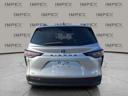 2024 Toyota Sienna XLE