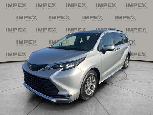2024 Toyota Sienna XLE