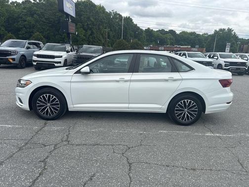 Pure White 2019 Volkswagen Jetta 1.4T SE