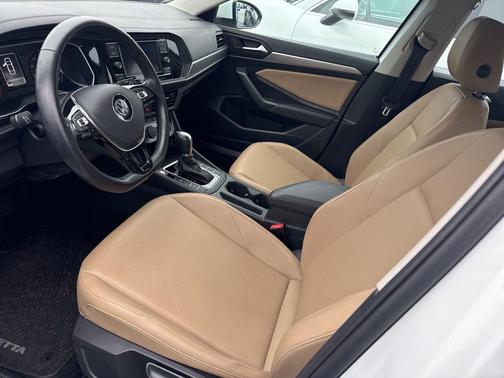 Pure White 2019 Volkswagen Jetta 1.4T SE