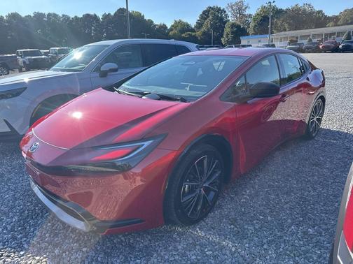 2025 Toyota Prius XLE