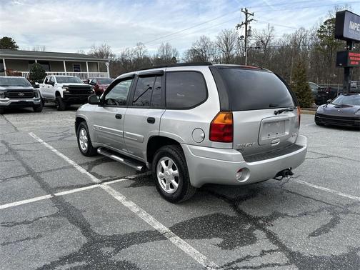 Photo 3 of 31 of 2004 GMC Envoy SLE