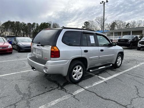 Photo 5 of 31 of 2004 GMC Envoy SLE